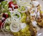 Souvlaki mat Kurkumaräis an Joghurtdip