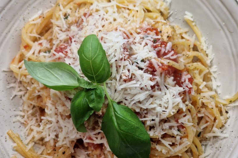 Spaghetti al pomodoro e basilico